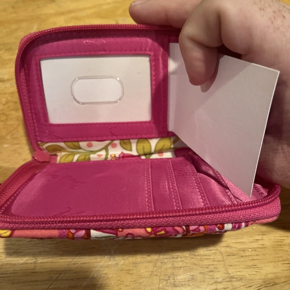 NWT~Vera Bradley Lilli Bell Carry It All Wristlet - Picture 6 of 6